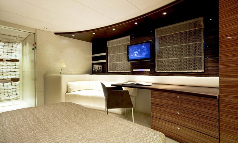 The 43m Yacht MI VIDA