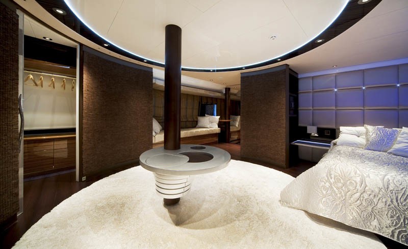The 43m Yacht MI VIDA