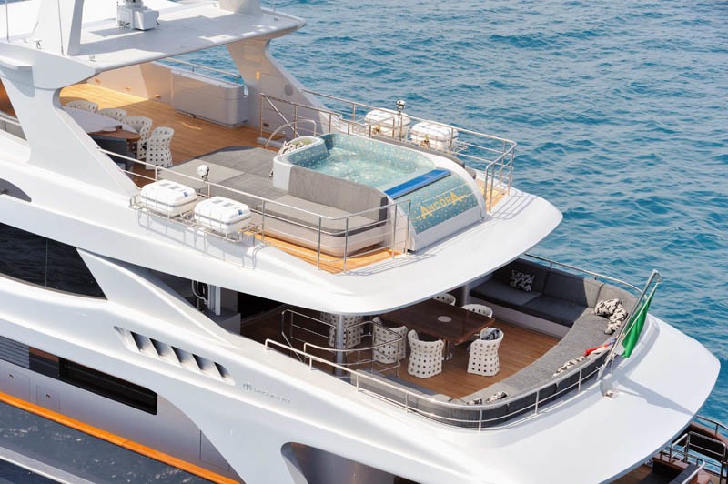 The 43m Yacht MI VIDA