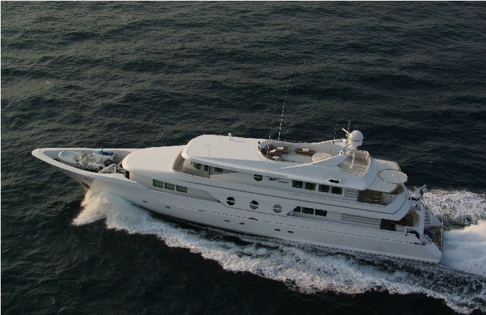Cruising On Board Yacht NORTHERN CROSS
