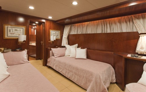 Pink Twin Bed Cabin On Board Yacht SIRAHMY