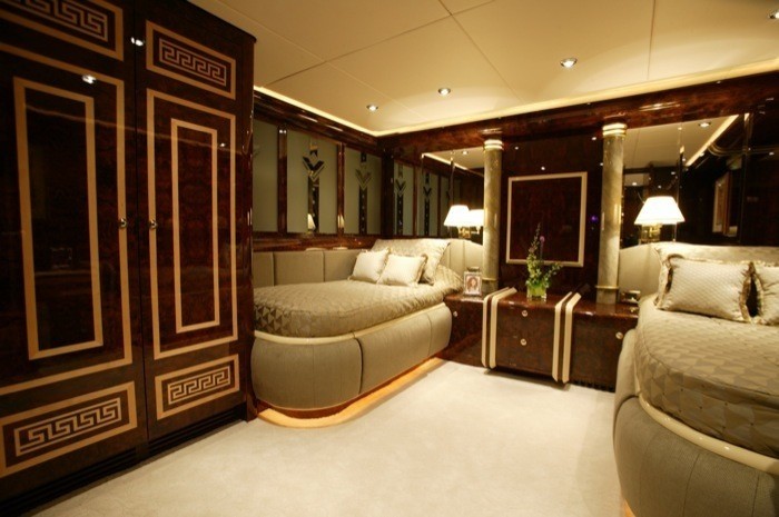 Twin Bed Cabin On Board Yacht WORLD IS NOT ENOUGH