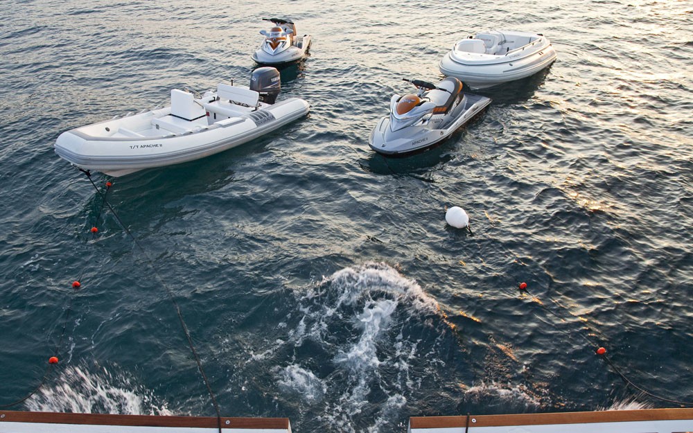 The 44m Yacht FAN TOO