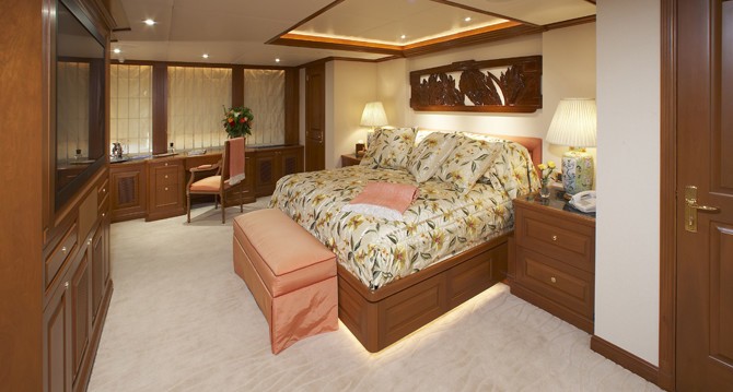Main Master Cabin On Board Yacht PRAXIS