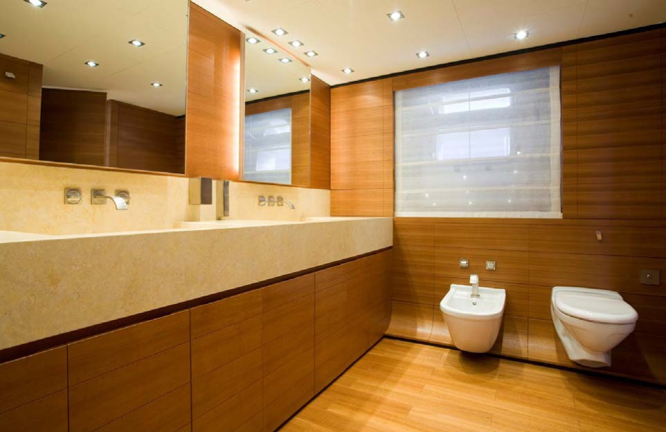 Main Master Bath On Yacht SEAKID