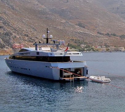 Ship's Tender: Yacht SEAKID's Aft Captured
