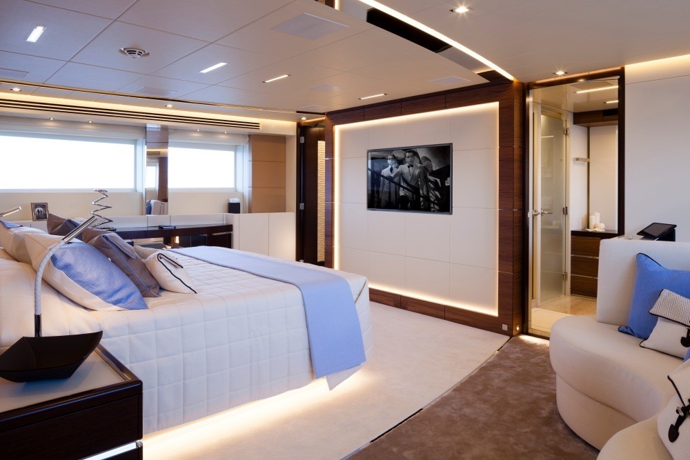 The 45m Yacht AMORE MIO