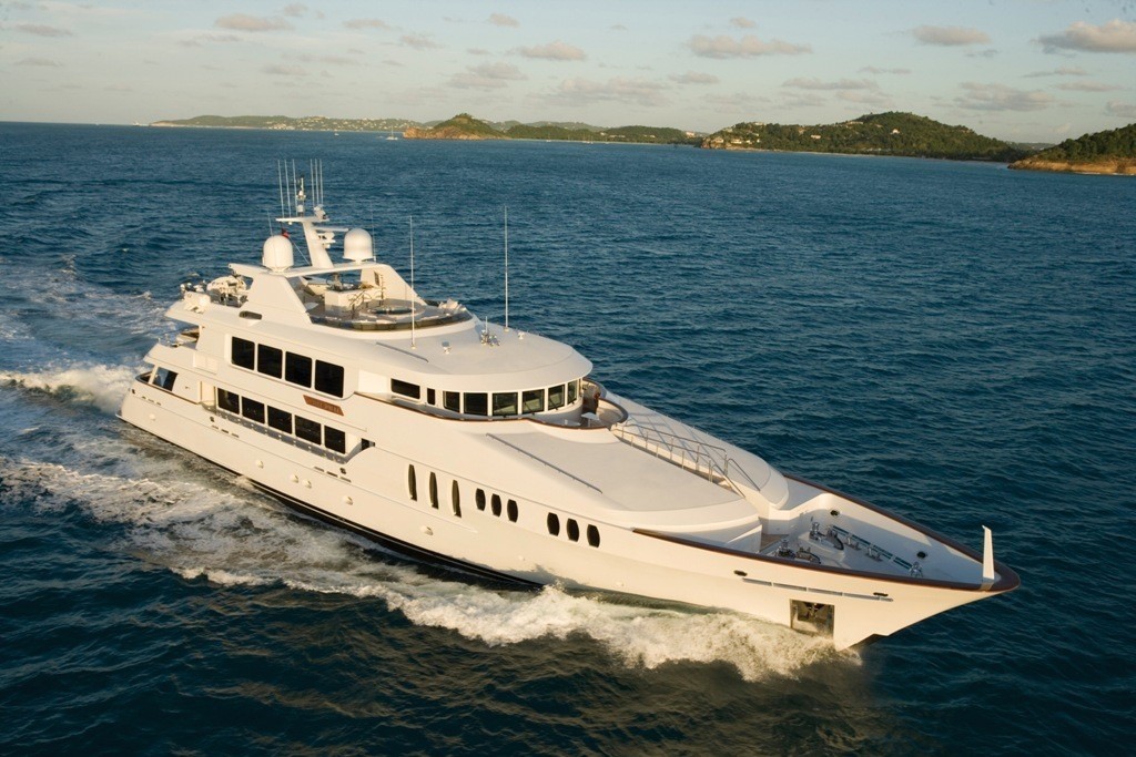 Cruising On Yacht CARPE DIEM II