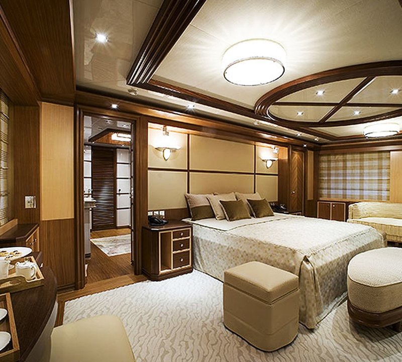 Profile Aspect: Yacht PRINCESS IOLANTHE's Main Master Cabin Photograph