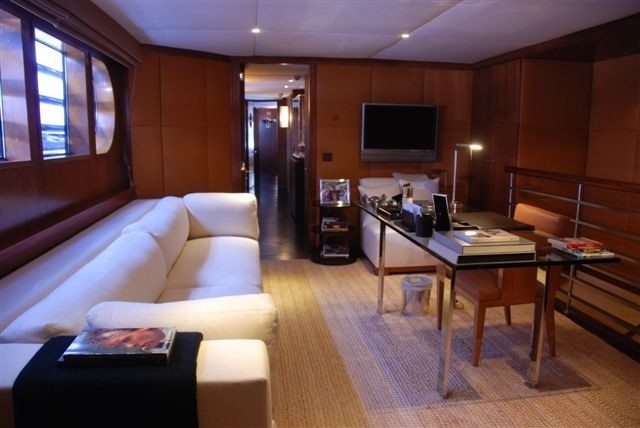 Office On Yacht TUGATSU