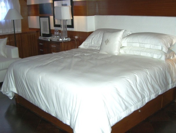 Main Master Berth On Yacht TUGATSU