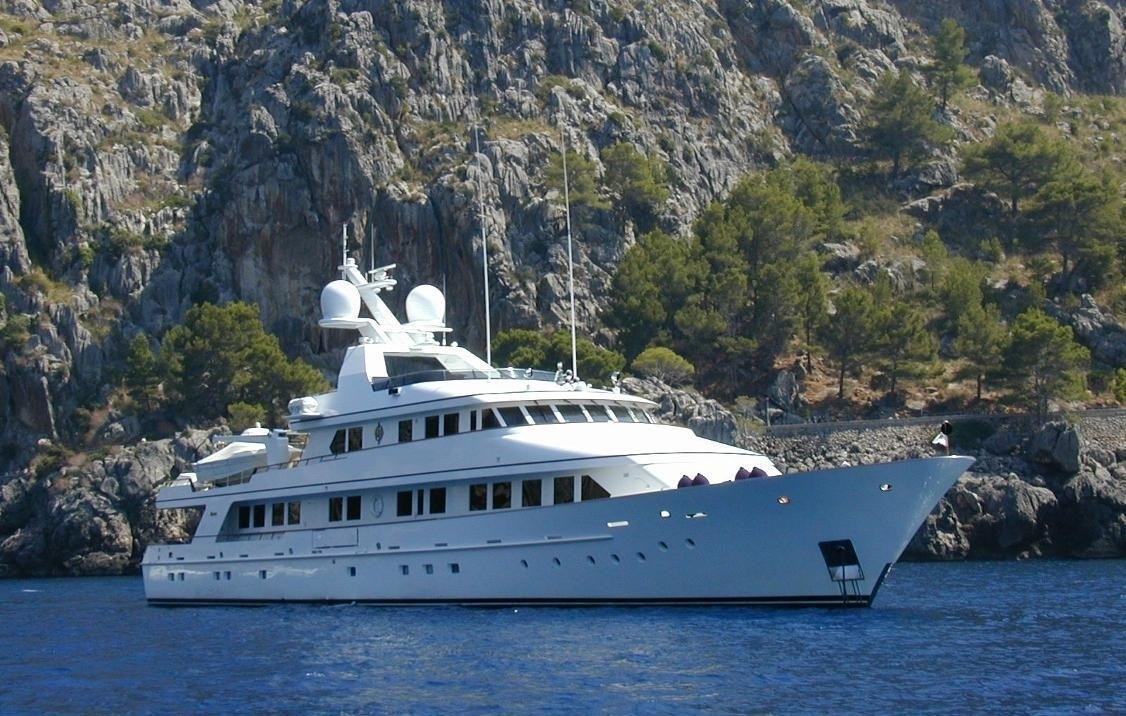 Profile Aspect On Yacht CONSTANCE
