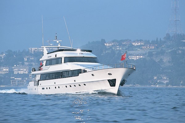 Forward Aspect On Board Yacht GOLDEN HEAD
