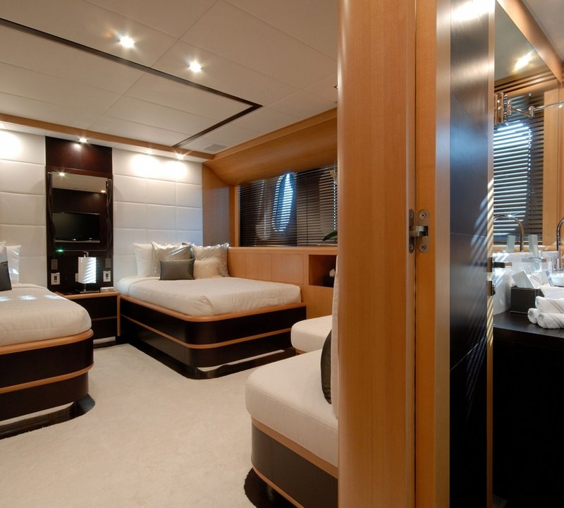 Twin Bed Cabin On Yacht PURE ONE