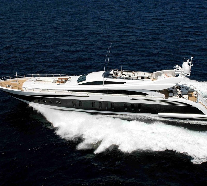 Cruising Aboard Yacht PURE ONE