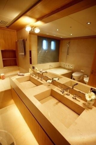 VIP Bath On Yacht ALKHOR