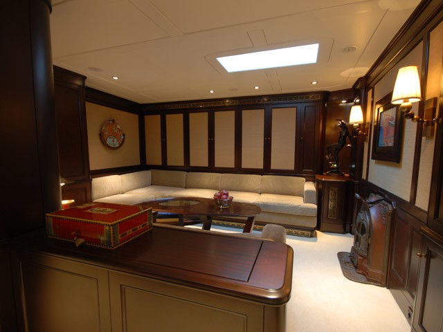 Saloon On Board Yacht GWEILO