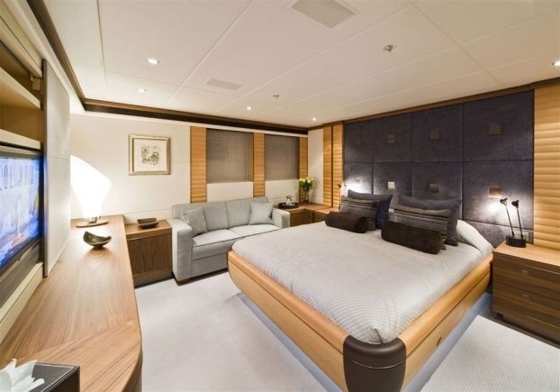 Guest's Cabin Aboard Yacht LET IT BE