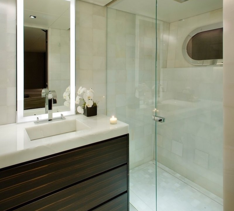 King Bath On Board Yacht ODESSA