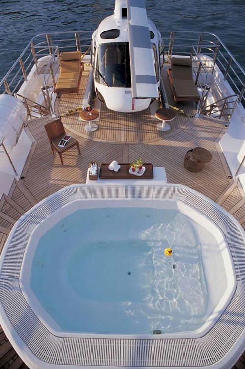 Life On Yacht HADIA