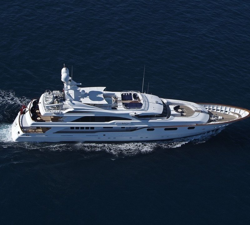 Cruising On Yacht QM OF LONDON