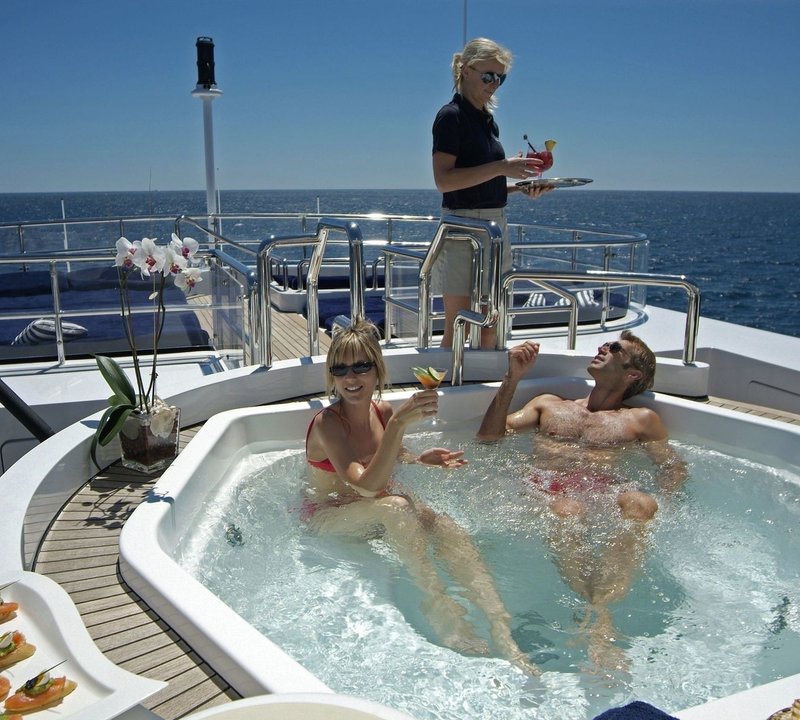 Jacuzzi Pool Aboard Yacht QM OF LONDON