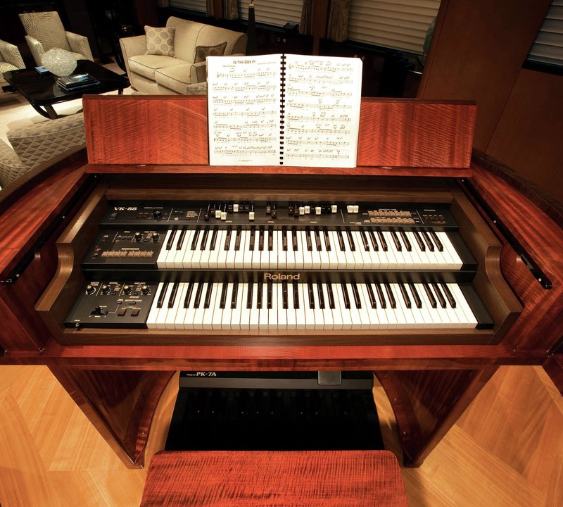 Music Piano On Yacht REEF CHIEF