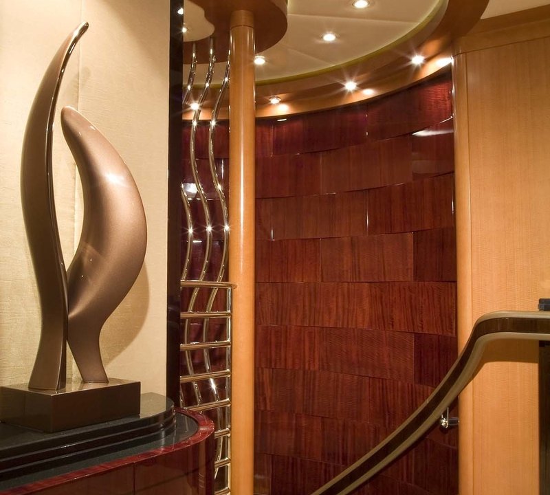 Close Up: Yacht REEF CHIEF's Lobby Image