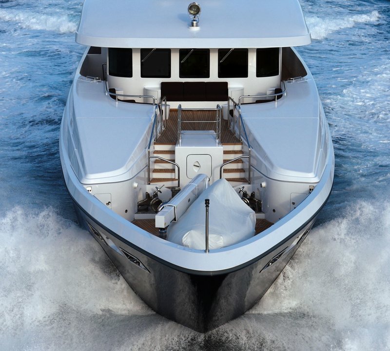 Ship's Bow: Yacht ZALIV III's Cruising Photograph
