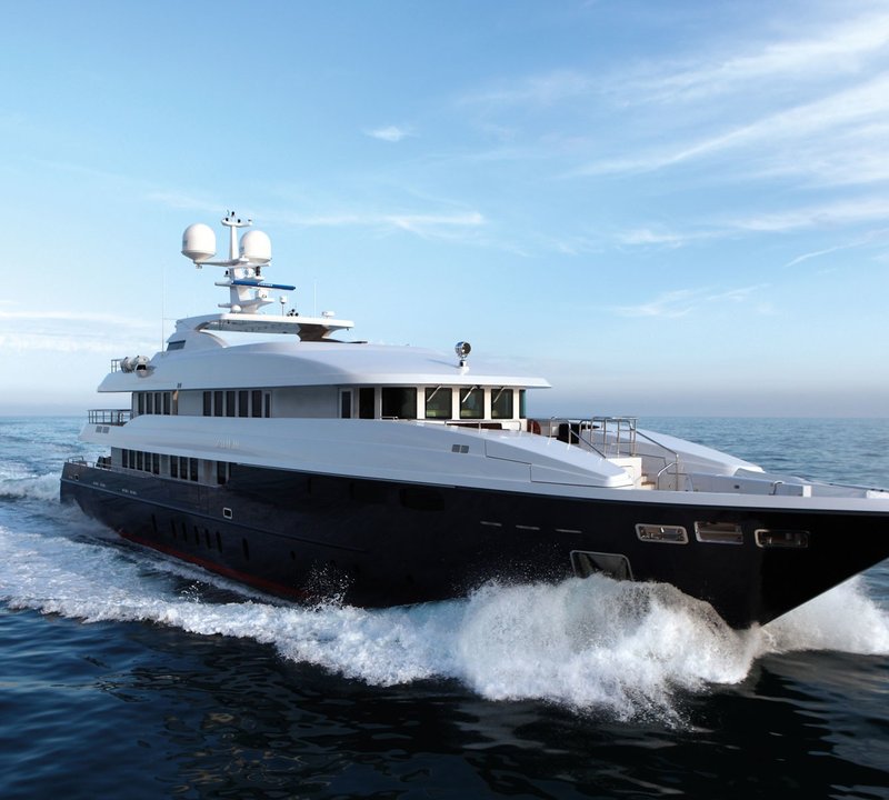 Cruising On Yacht ZALIV III