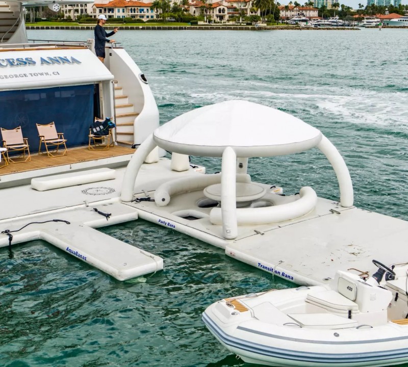 Floating beach club