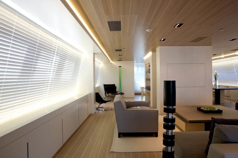Profile: Yacht BARACUDA VALLETTA's Saloon Photograph