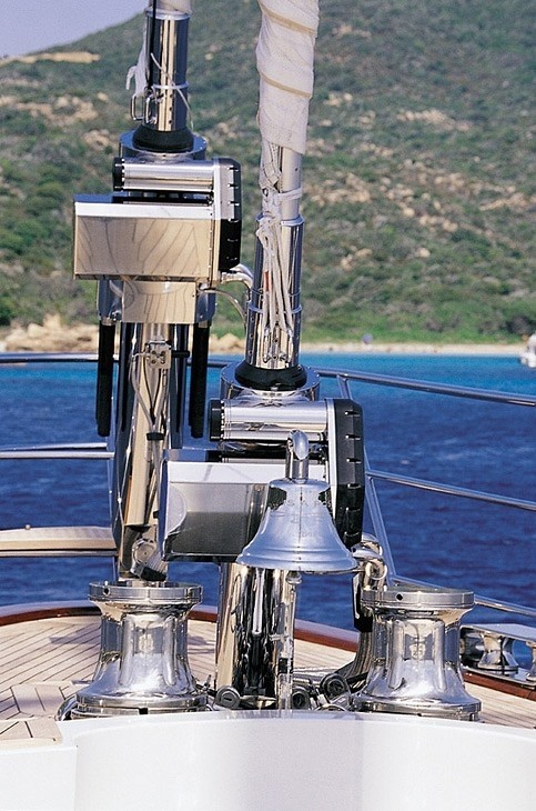 Ship's Bell: Yacht IS A ROSE's Close Up Image