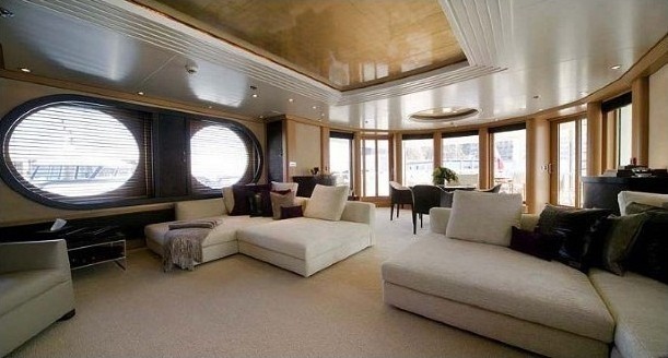 Daytime: Yacht MALIBU's Sky-lounge Pictured