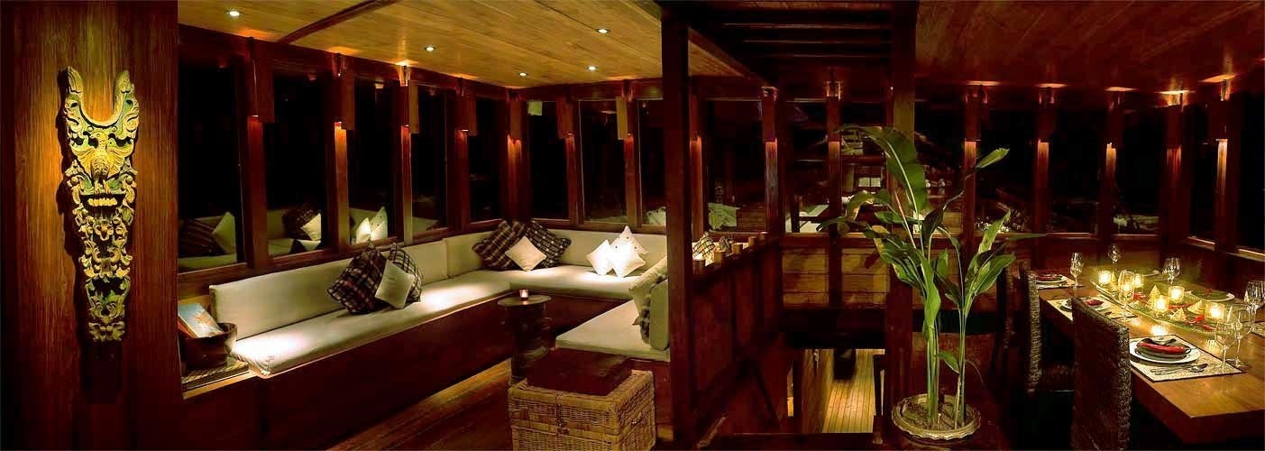 Saloon And Dining On Board Yacht SILOLONA