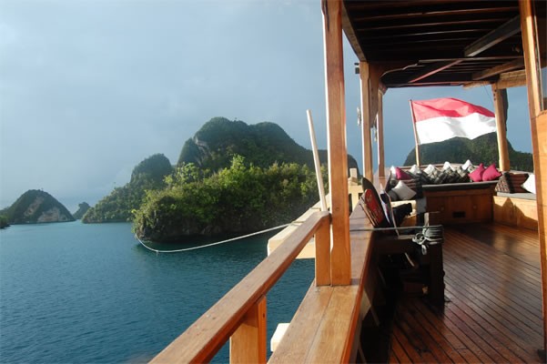 Balcony Aboard Yacht SILOLONA