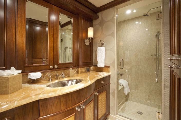Twin Bed Bath On Board Yacht WHEELS