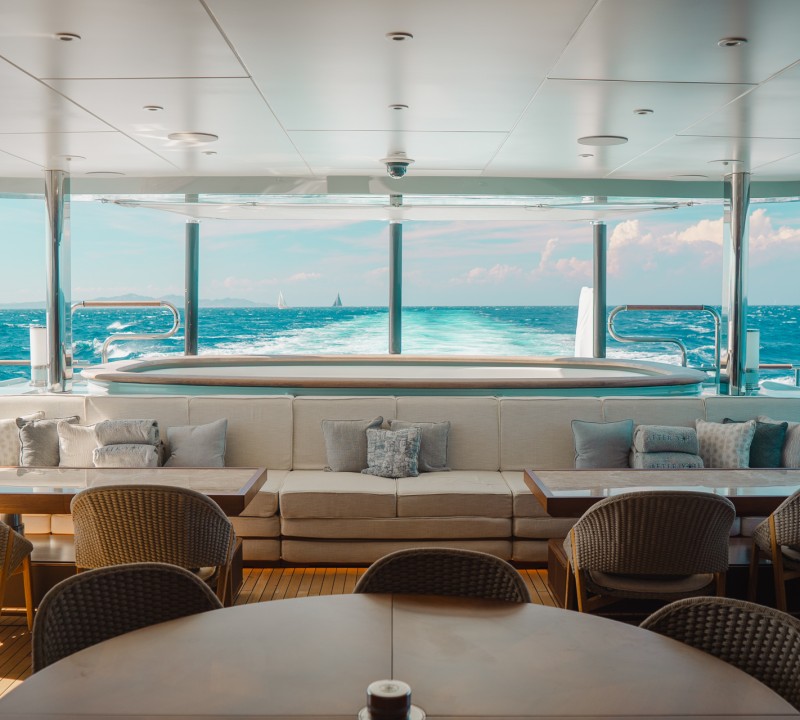 Deck Dining Aft