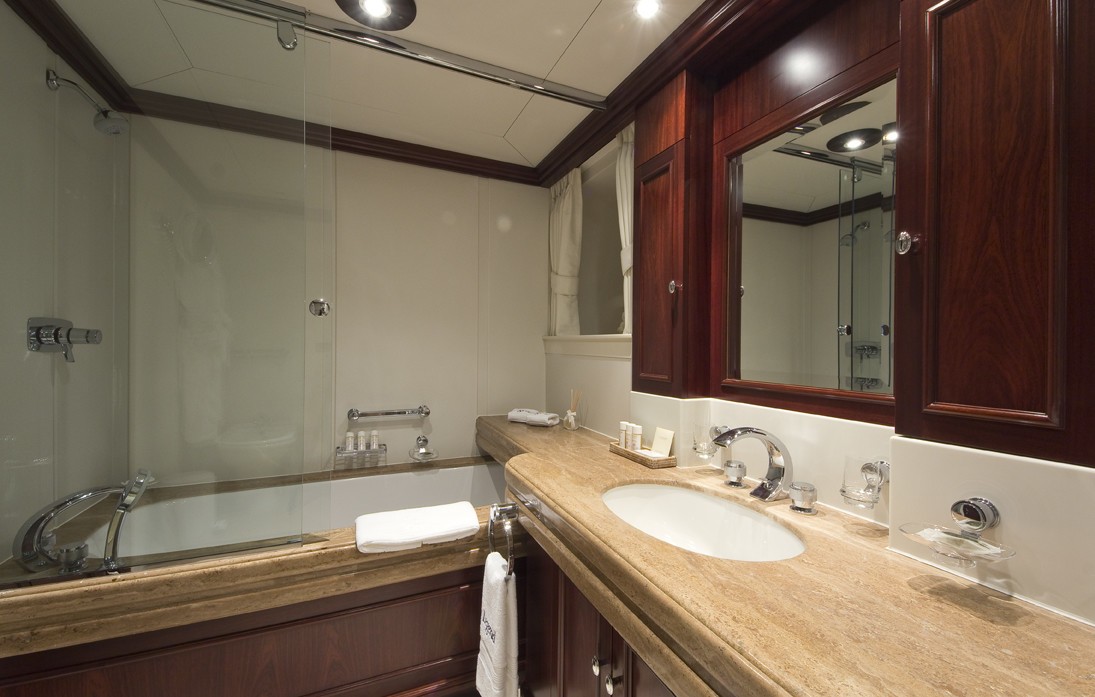 VIP Bath On Board Yacht LEGEND