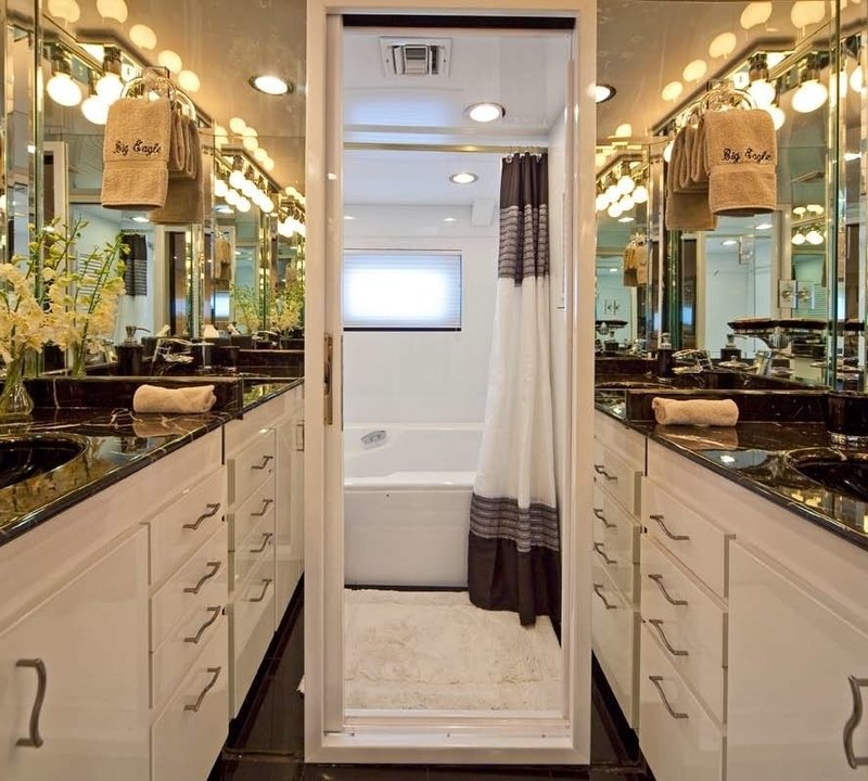 VIP Bath On Yacht BIG EAGLE