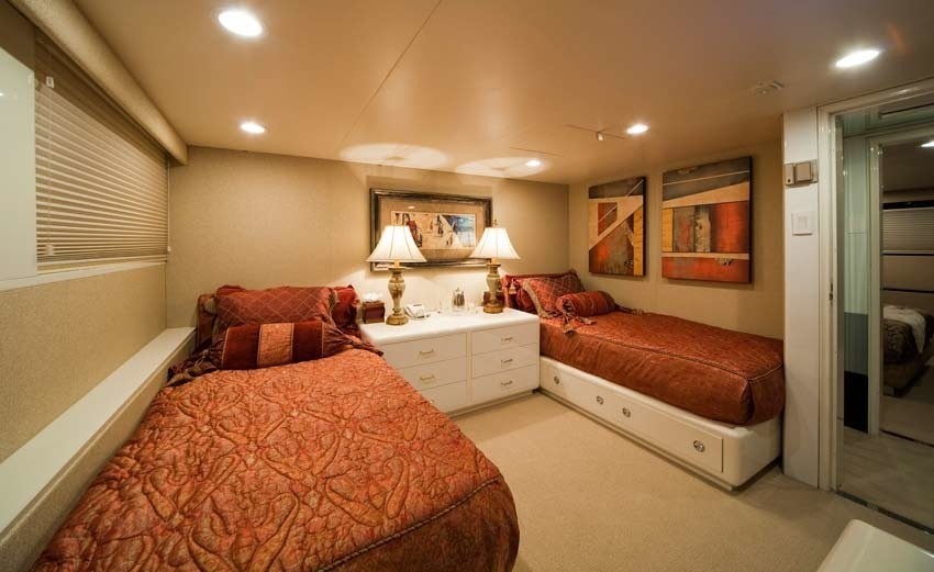 Twin Bed Cabin On Yacht BIG EAGLE