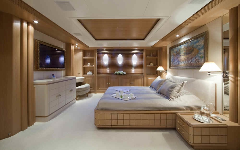 VIP Cabin On Yacht DEJA TOO