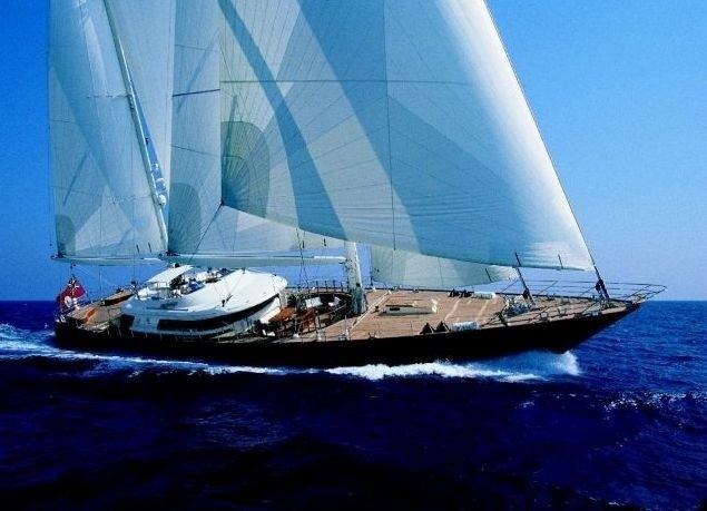 Overview: Yacht LUNA's Cruising Photograph