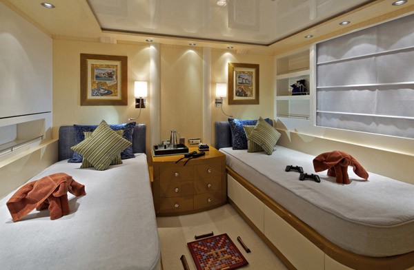 3rd Twin Bed Cabin Aboard Yacht MIA RAMA