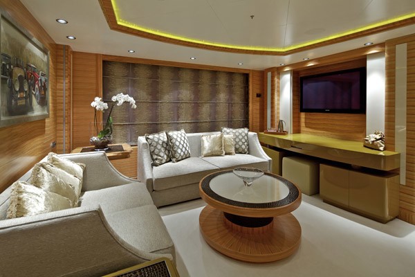 Screening: Yacht MIA RAMA's Main Master Cabin Photograph