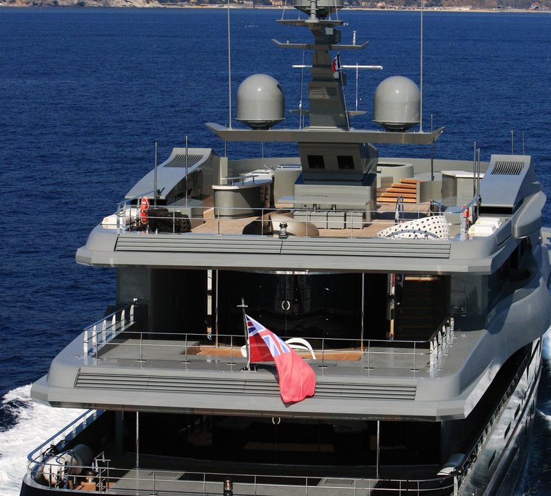 Aft: Yacht SEA FORCE ONE's Cruising Photograph