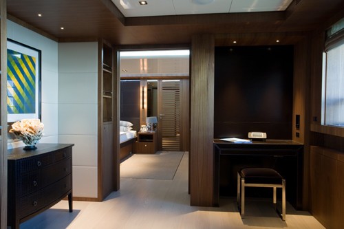 Office: Yacht SYNA's Main Master Cabin Image