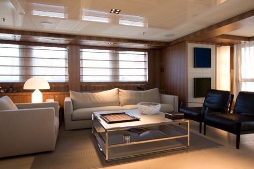 Sitting: Yacht SYNA's Premier Deck Saloon Captured