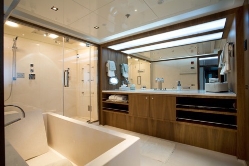 Main Master Bath On Yacht SYNA