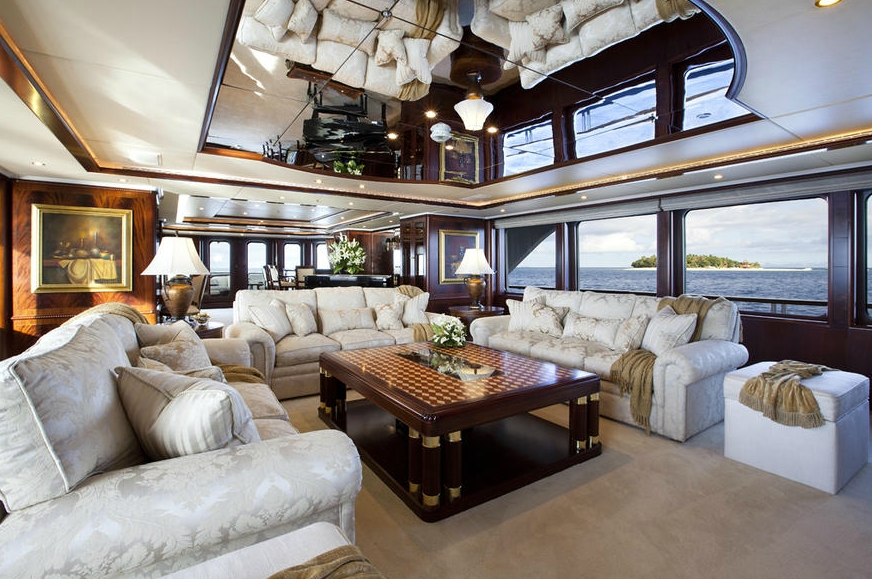 Night Time: Yacht NOBLE HOUSE's Premier Saloon Image
